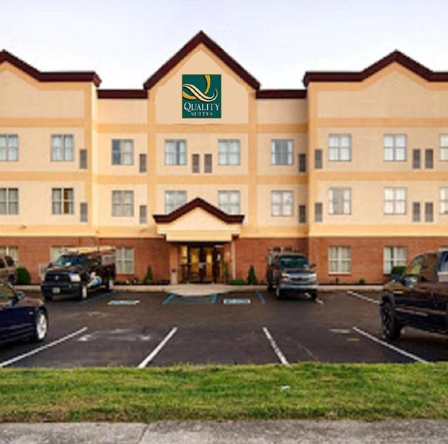 Quality Suites Indianapolis Exterior photo