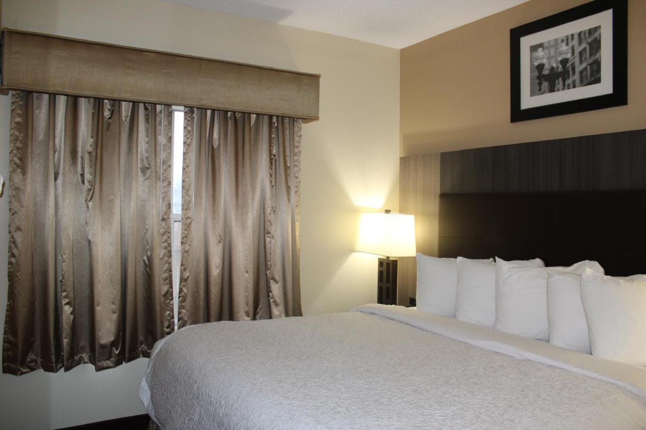 Quality Suites Indianapolis Exterior photo