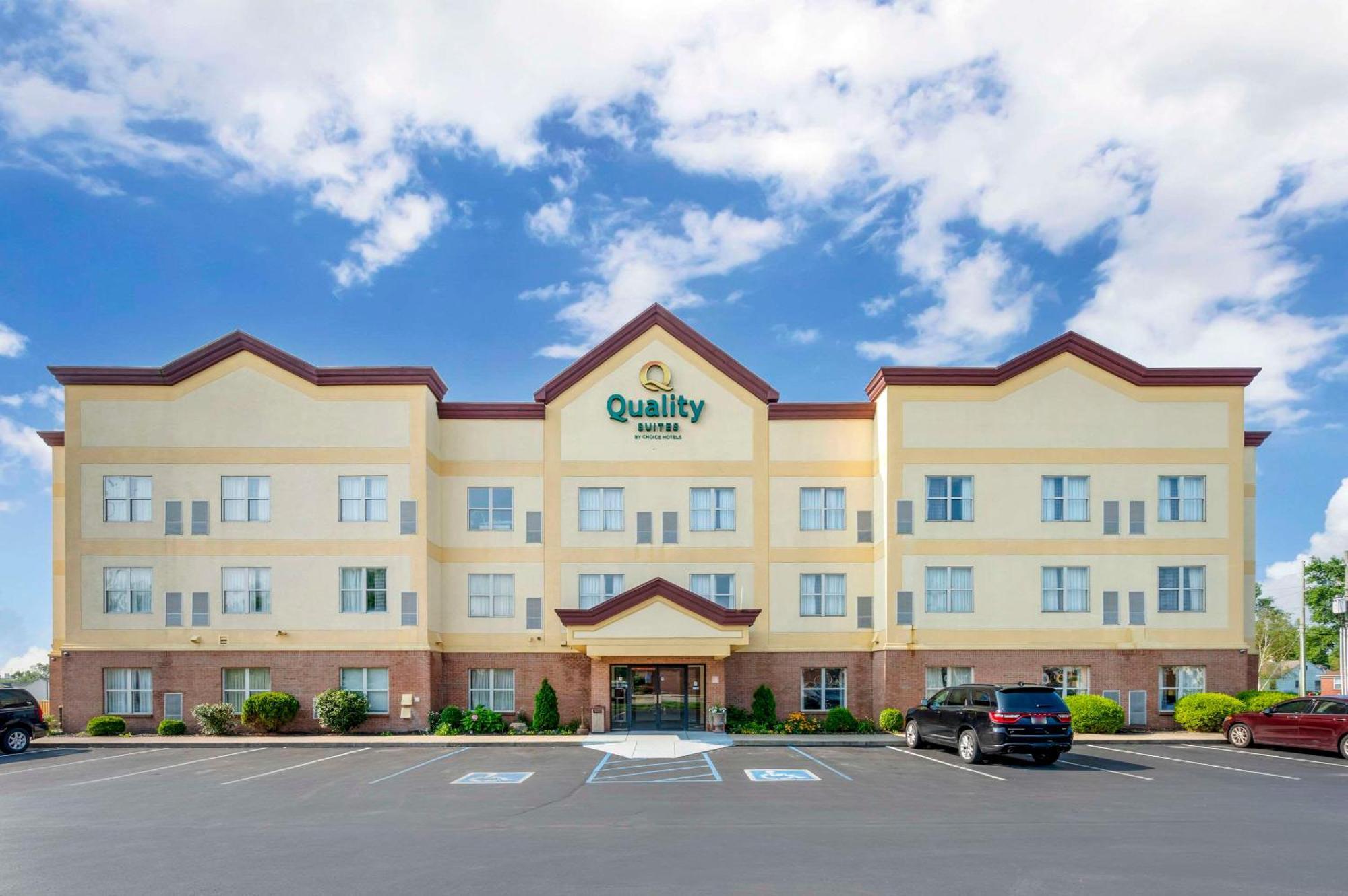 Quality Suites Indianapolis Exterior photo